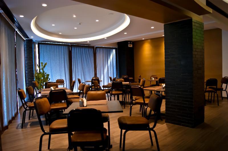 Adonis City Hotel Patras Ngoại thất bức ảnh