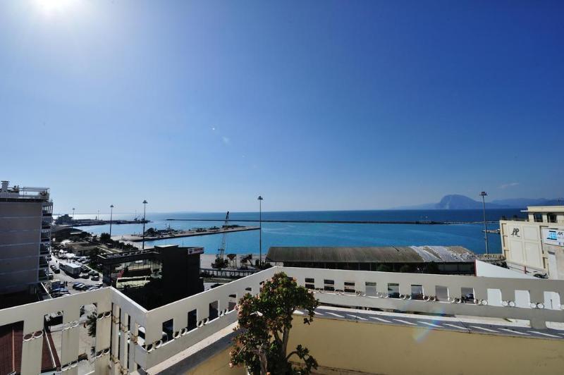 Adonis City Hotel Patras Ngoại thất bức ảnh
